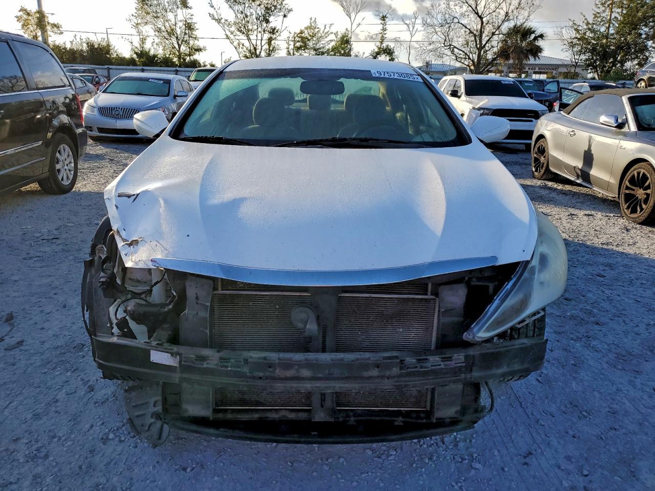 Hyundai SONATA Gls Image 4