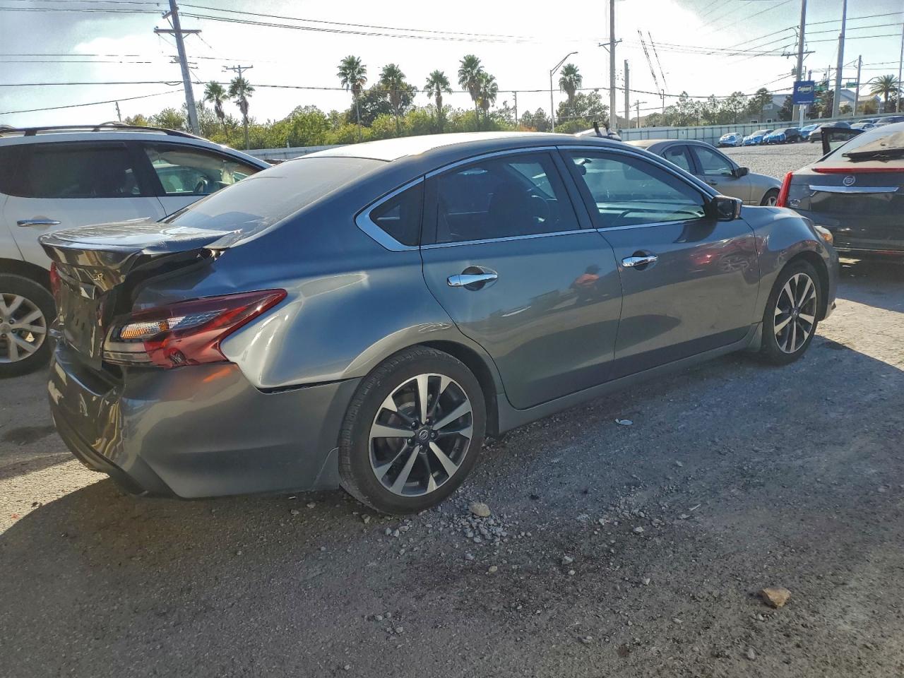 Nissan Altima 2.5 Image 2