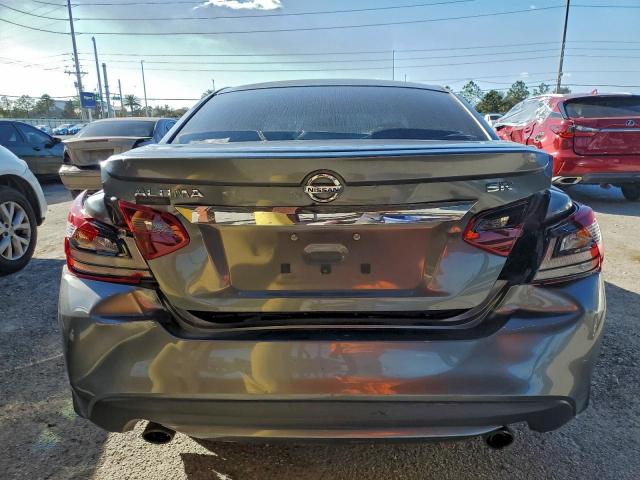 Nissan Altima 2.5 Image 10