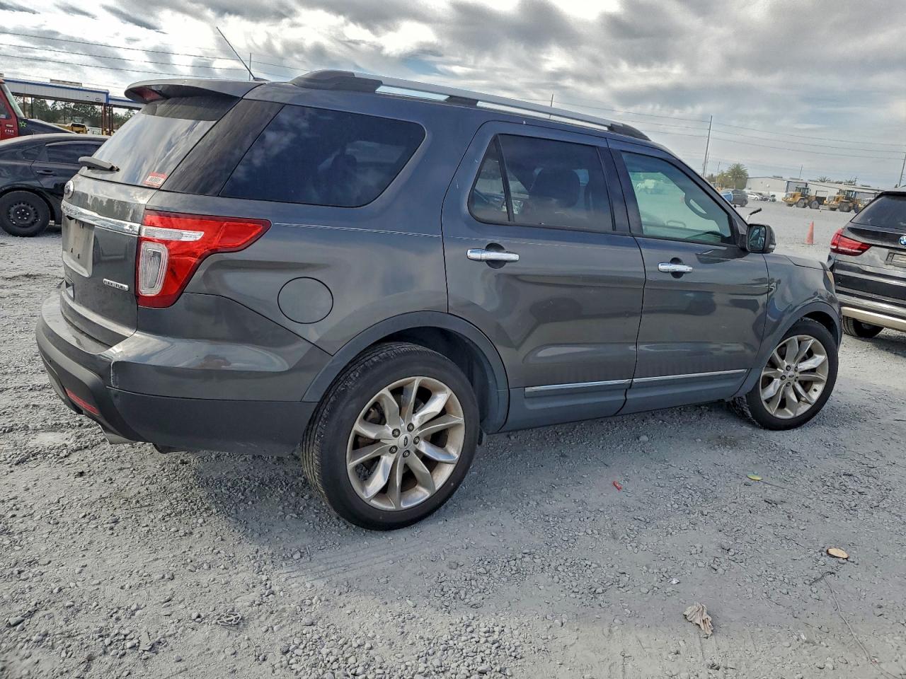 Ford Explorer Xlt Image 13