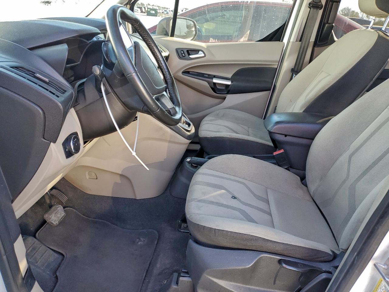 Ford Transit Xlt Image 11