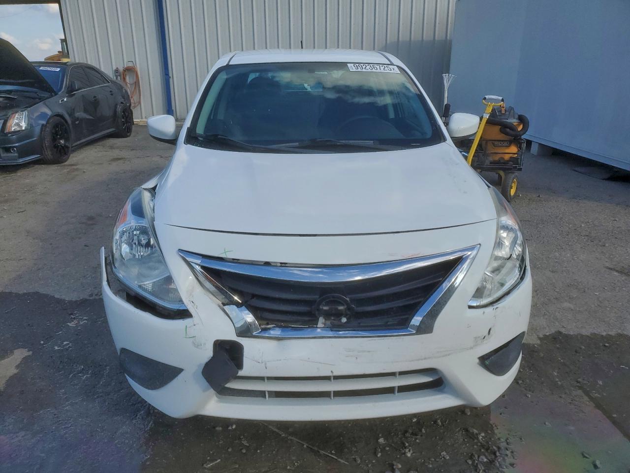 Nissan Versa S Image 5