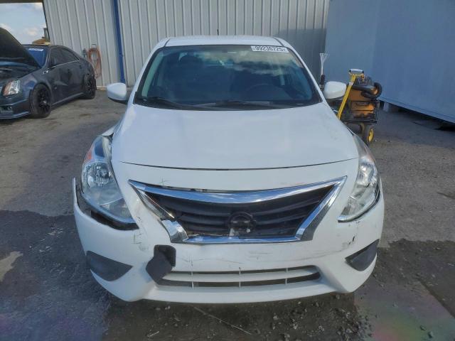 Nissan Versa S Image 5