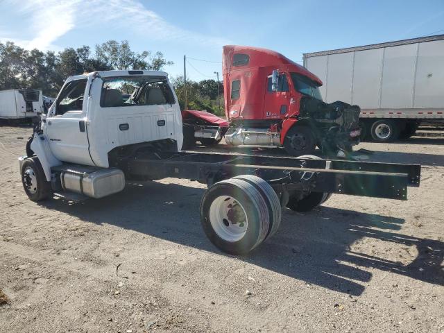 Ford F-650 Super Duty Image 3