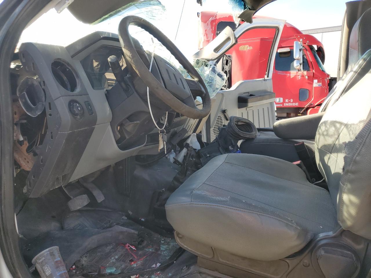 Ford F-650 Super Duty Image 5