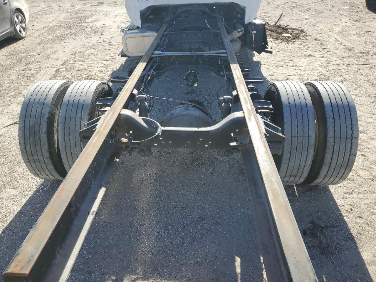 Ford F-650 Super Duty Image 11