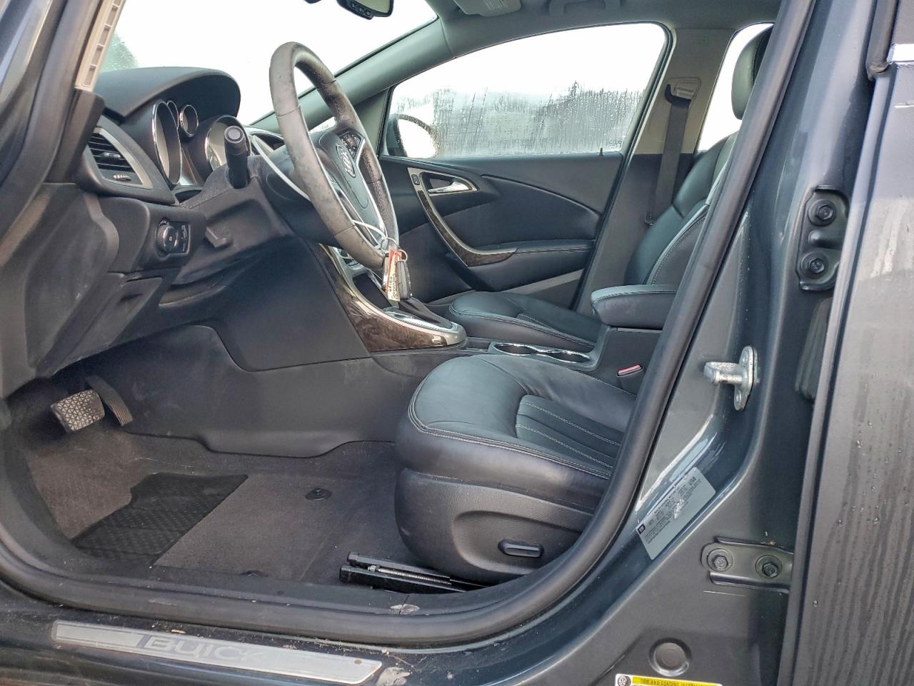 Buick Verano Image 9