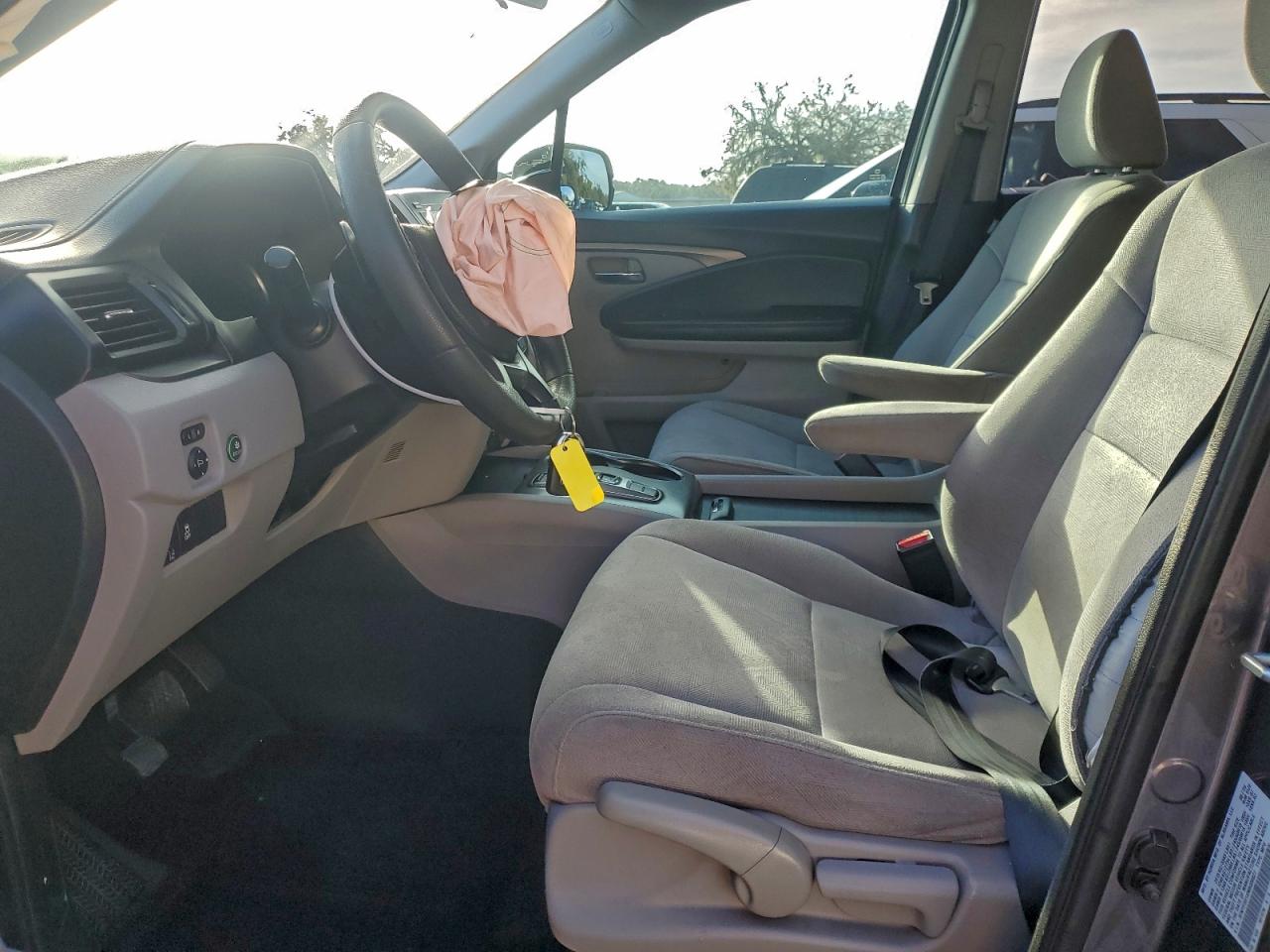 Honda Pilot Lx Image 6