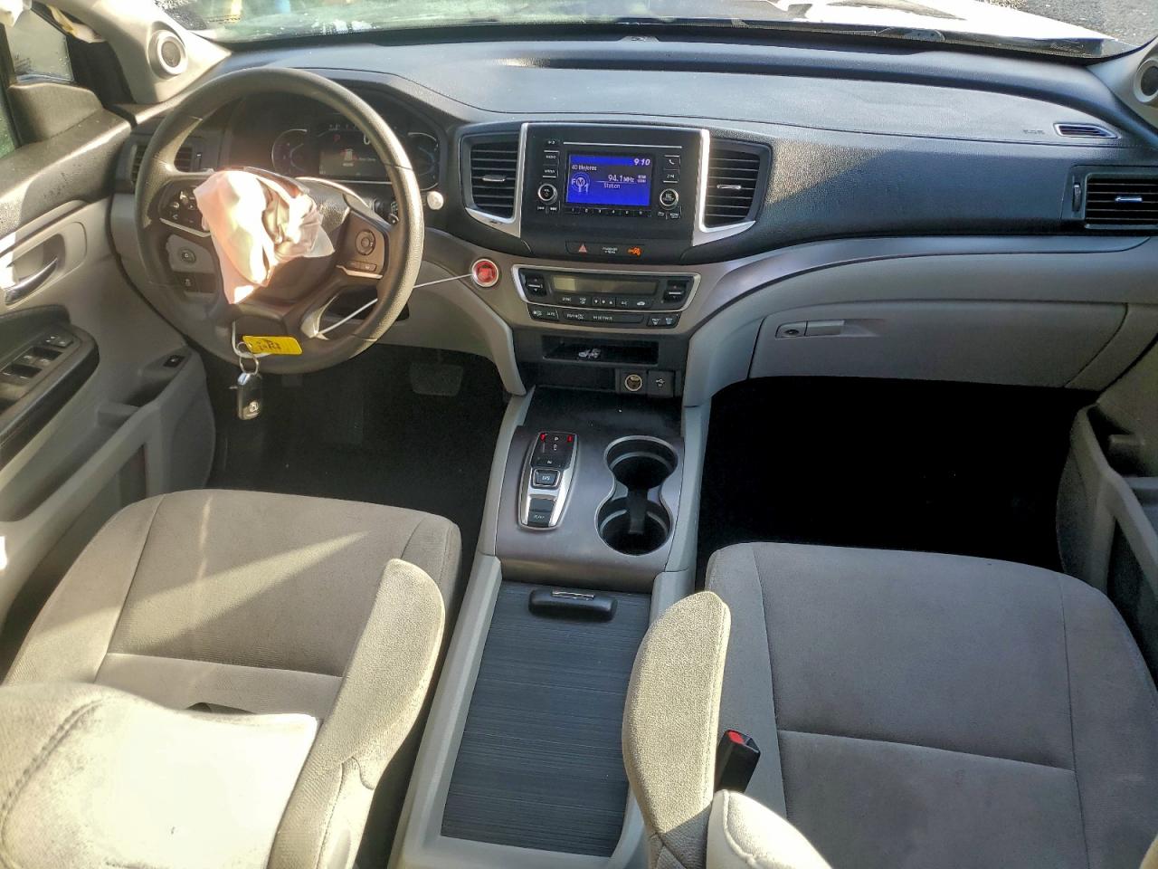Honda Pilot Lx Image 2