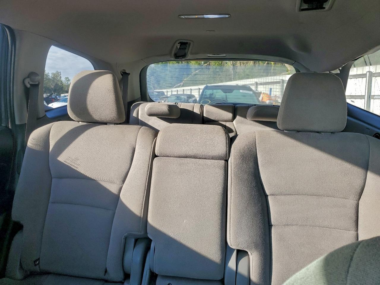 Honda Pilot Lx Image 4