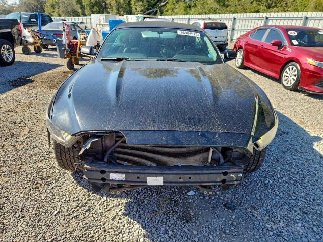 Ford Mustang Image 9