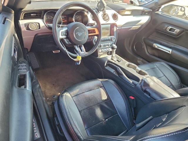 Ford Mustang Image 5