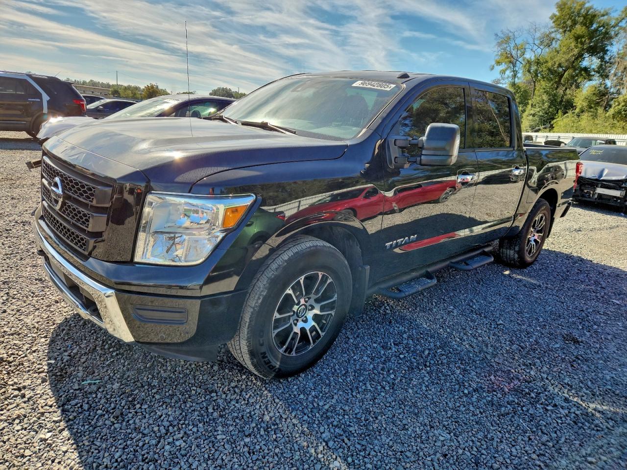 Nissan Titan Sv Image 1