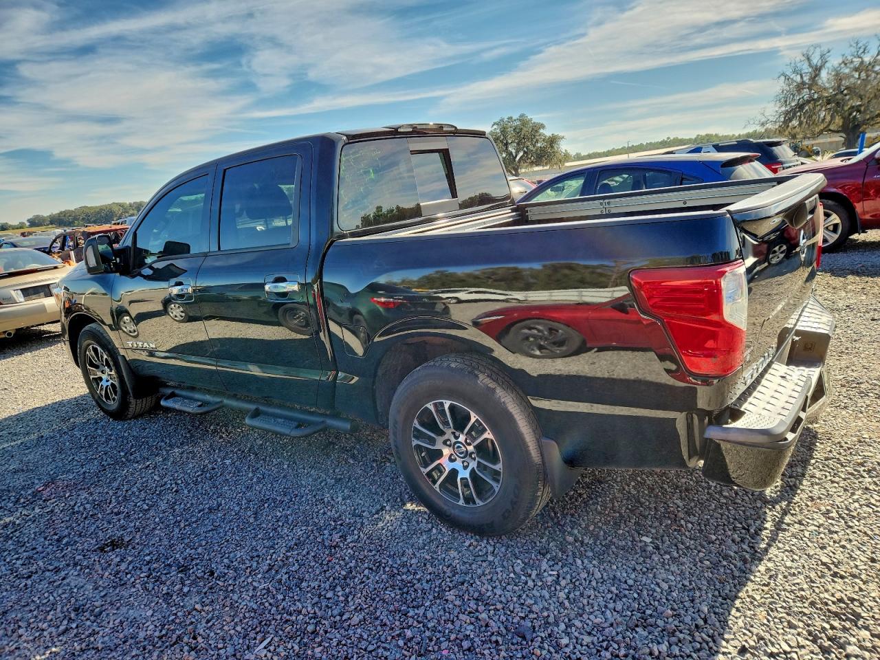 Nissan Titan Sv Image 4
