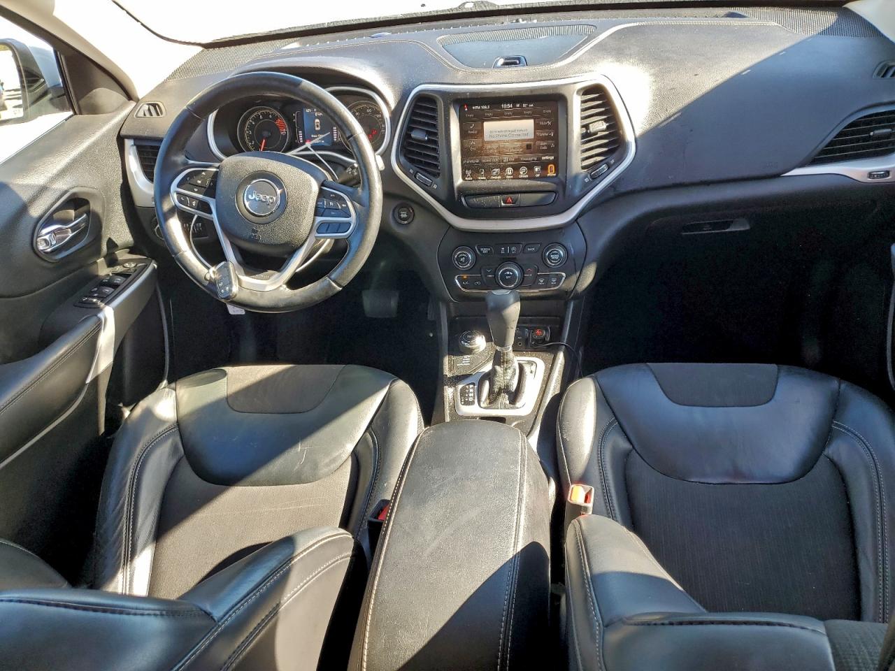 Jeep Grand Cherokee Latitude Plus Image 9