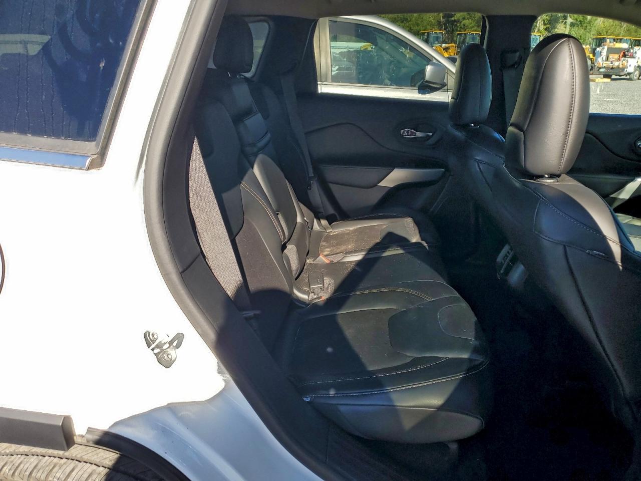 Jeep Grand Cherokee Latitude Plus Image 8