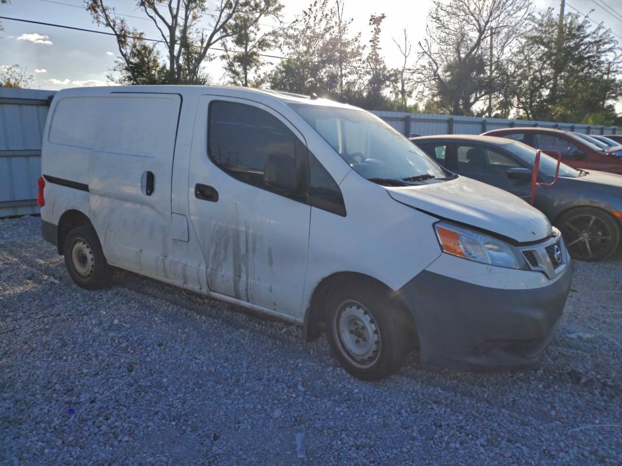 Nissan Nv 2.5s Image 10