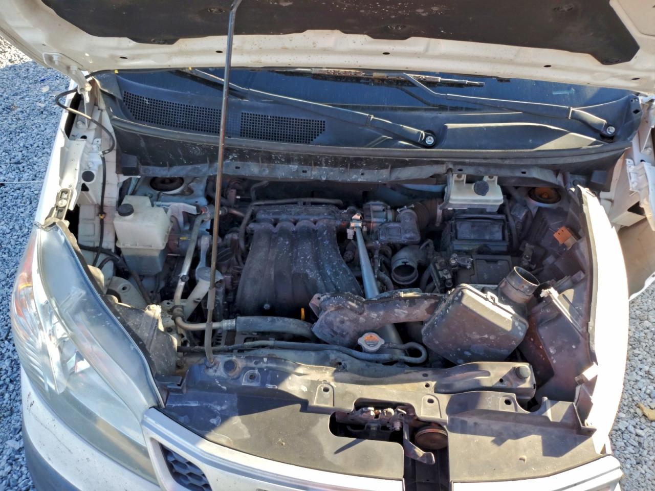 Nissan Nv 2.5s Image 12