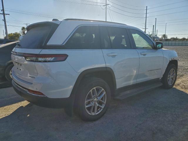 Jeep Grand Cherokee Laredo Image 2