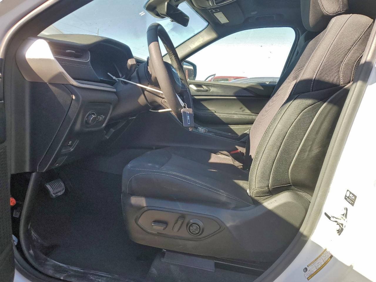 Jeep Grand Cherokee Laredo Image 6