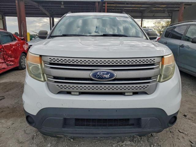 Ford Explorer Image 5