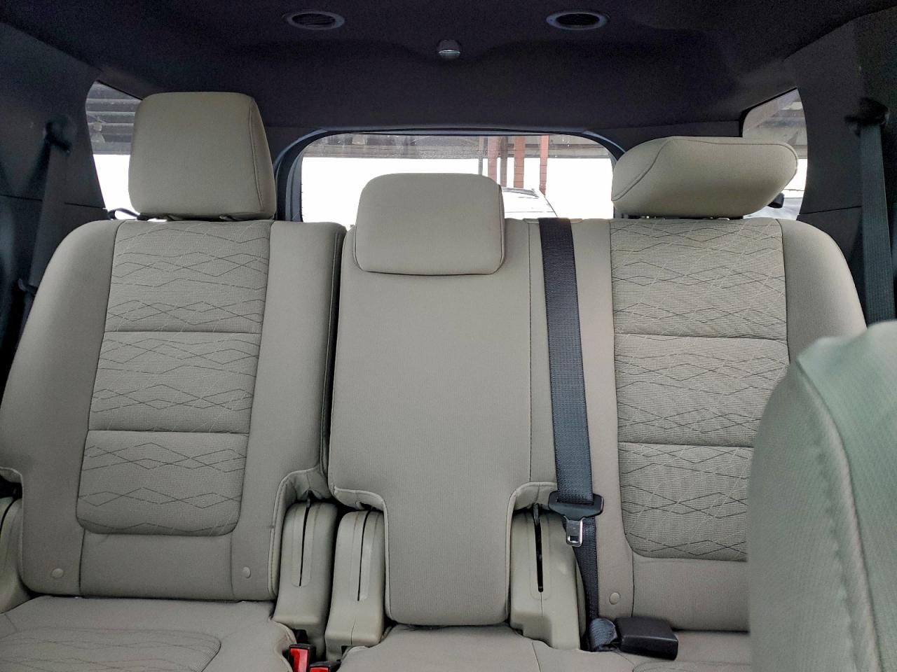 Ford Explorer Image 11