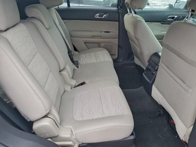 Ford Explorer Image 13