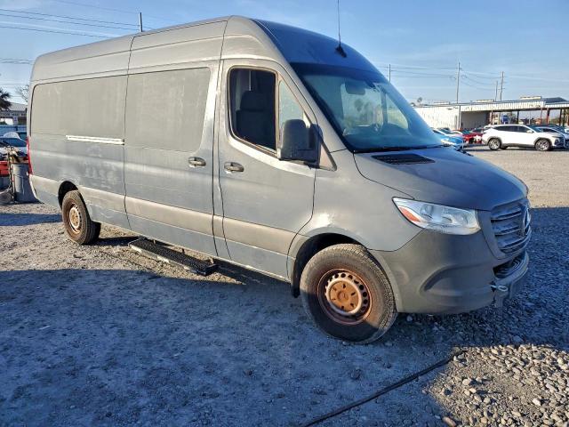Mercedes-Benz Sprinter 2500/3500 Image 6