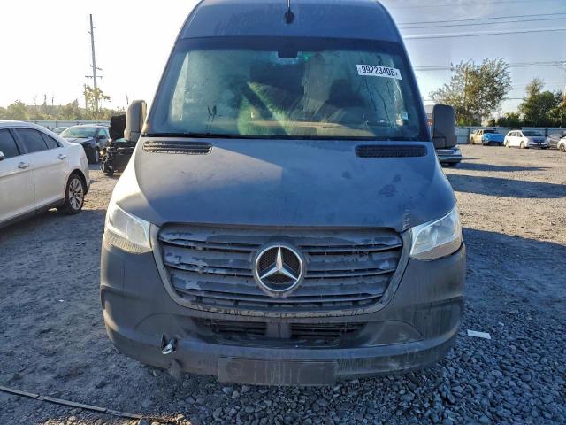 Mercedes-Benz Sprinter 2500/3500 Image 5