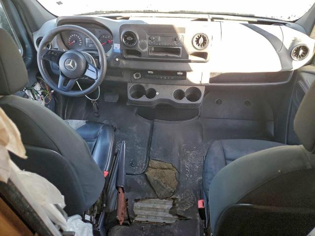Mercedes-Benz Sprinter 2500/3500 Image 4