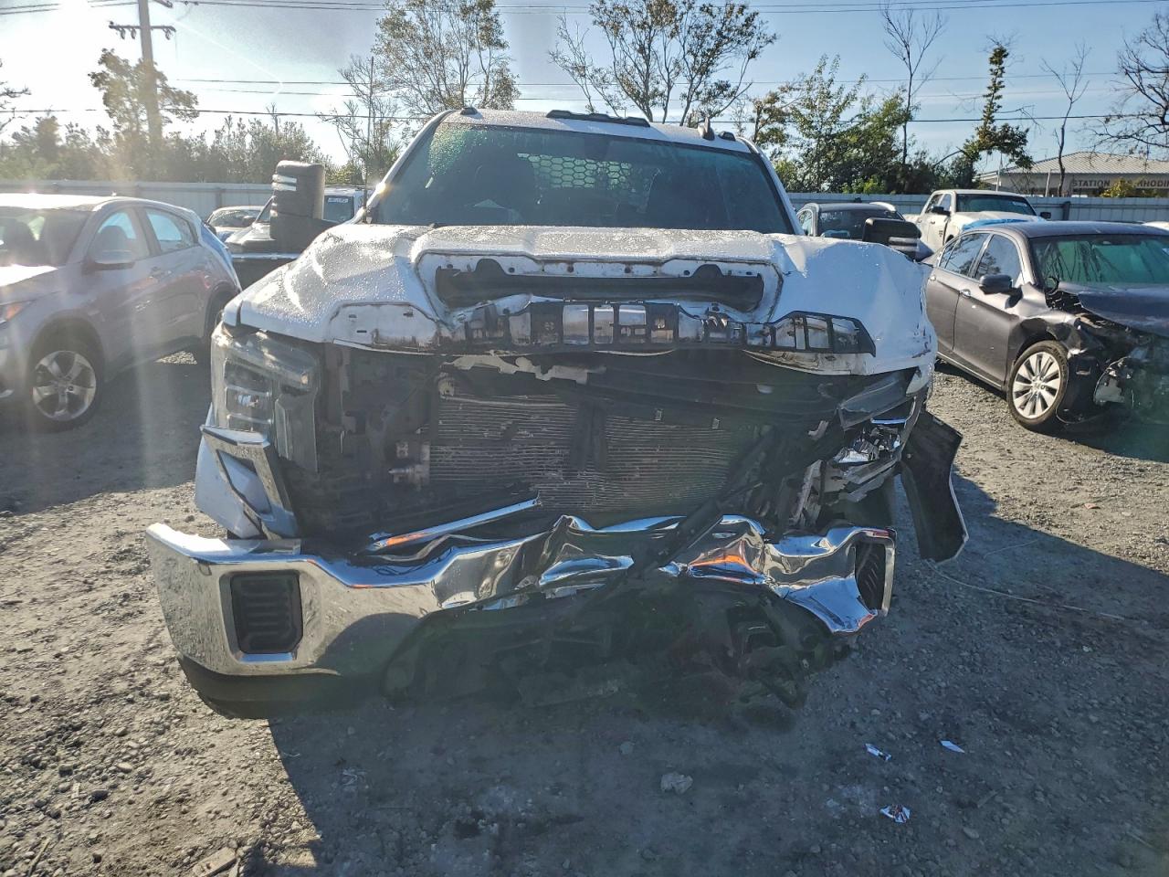 GMC Sierra K3500 Image 7