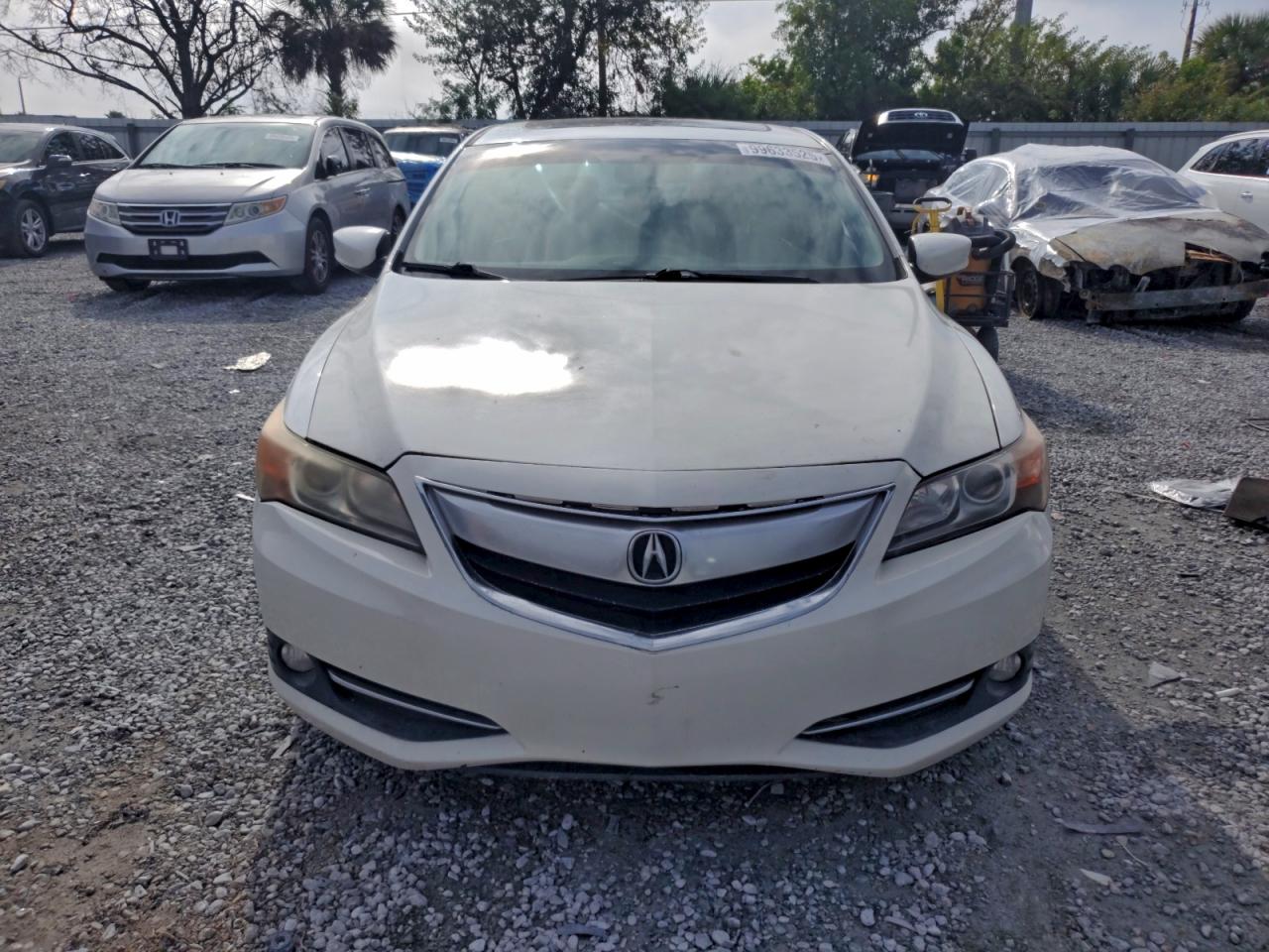 Acura ILX Hybrid Image 2
