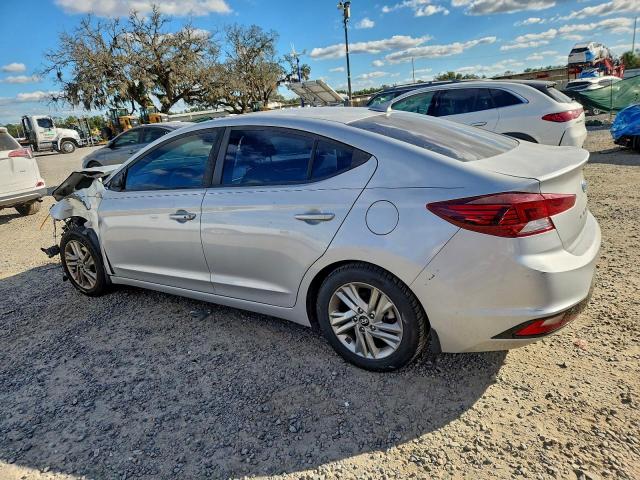 Hyundai ELANTRA Sel Image 2