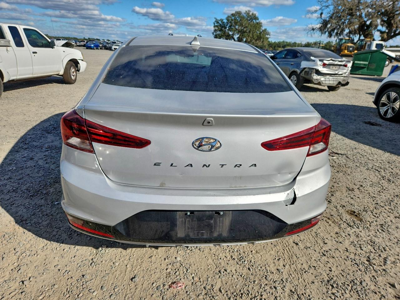 Hyundai ELANTRA Sel Image 13