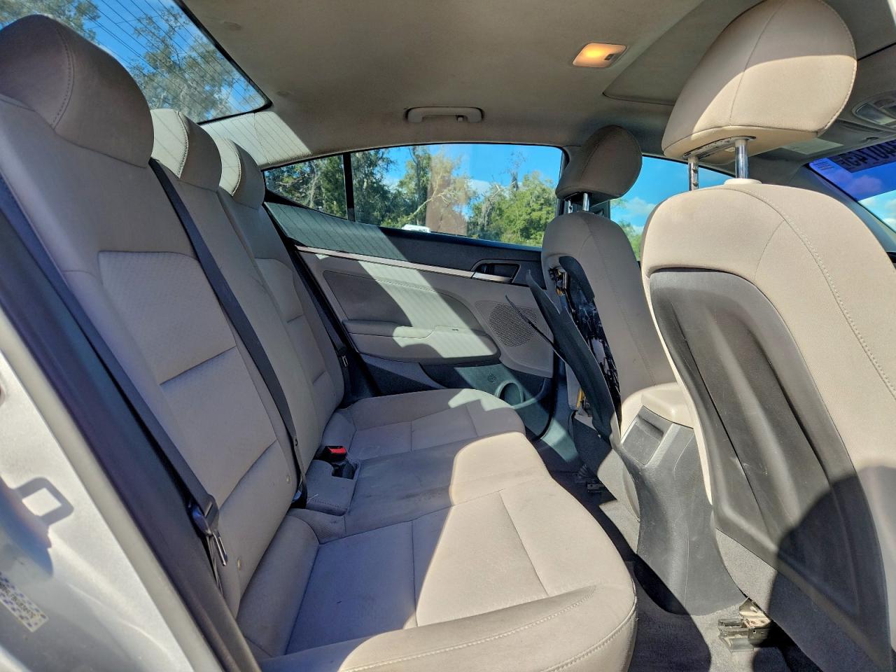 Hyundai ELANTRA Sel Image 5