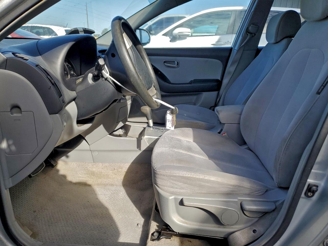 Hyundai ELANTRA Gls Image 2