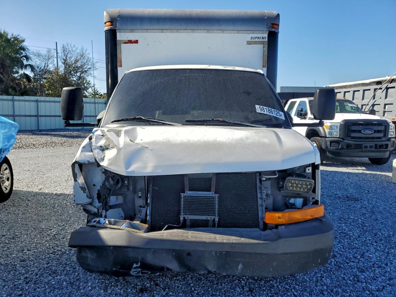 Chev Express Commercial C Image 9