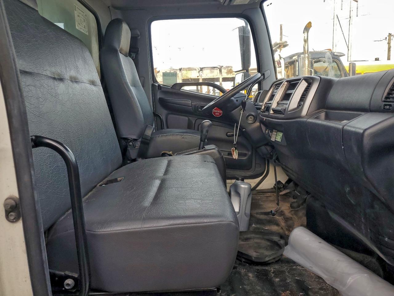 Hino Hino 185 Image 11