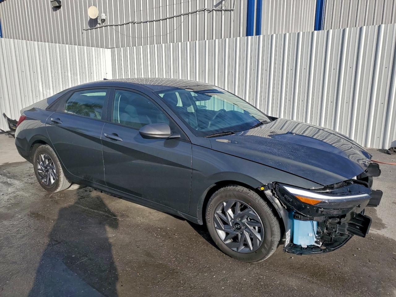 Hyundai ELANTRA Blue Image 7