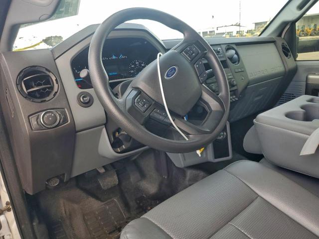 Ford F-650 Super Duty Image 4