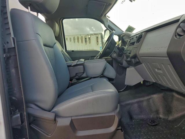 Ford F-650 Super Duty Image 13