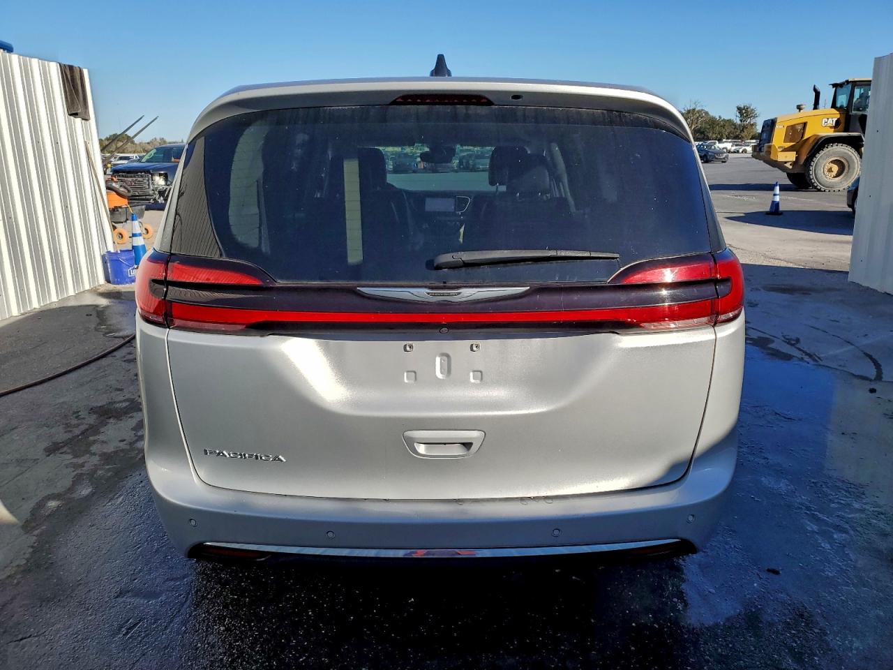 Chrysler Pacifica Touring L Image 7