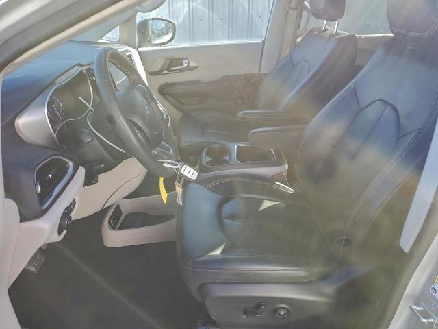 Chrysler Pacifica Touring L Image 8