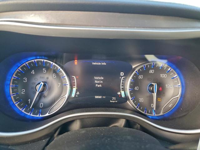 Chrysler Pacifica Touring L Image 12