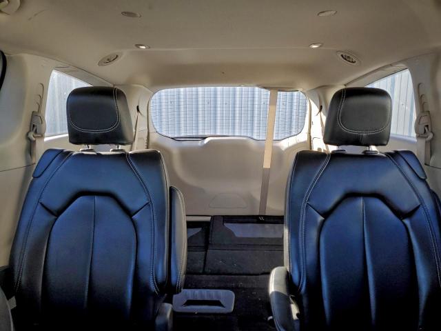 Chrysler Pacifica Touring L Image 13