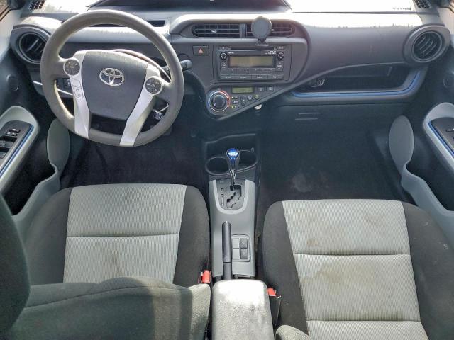 Toyota Prius Image 8