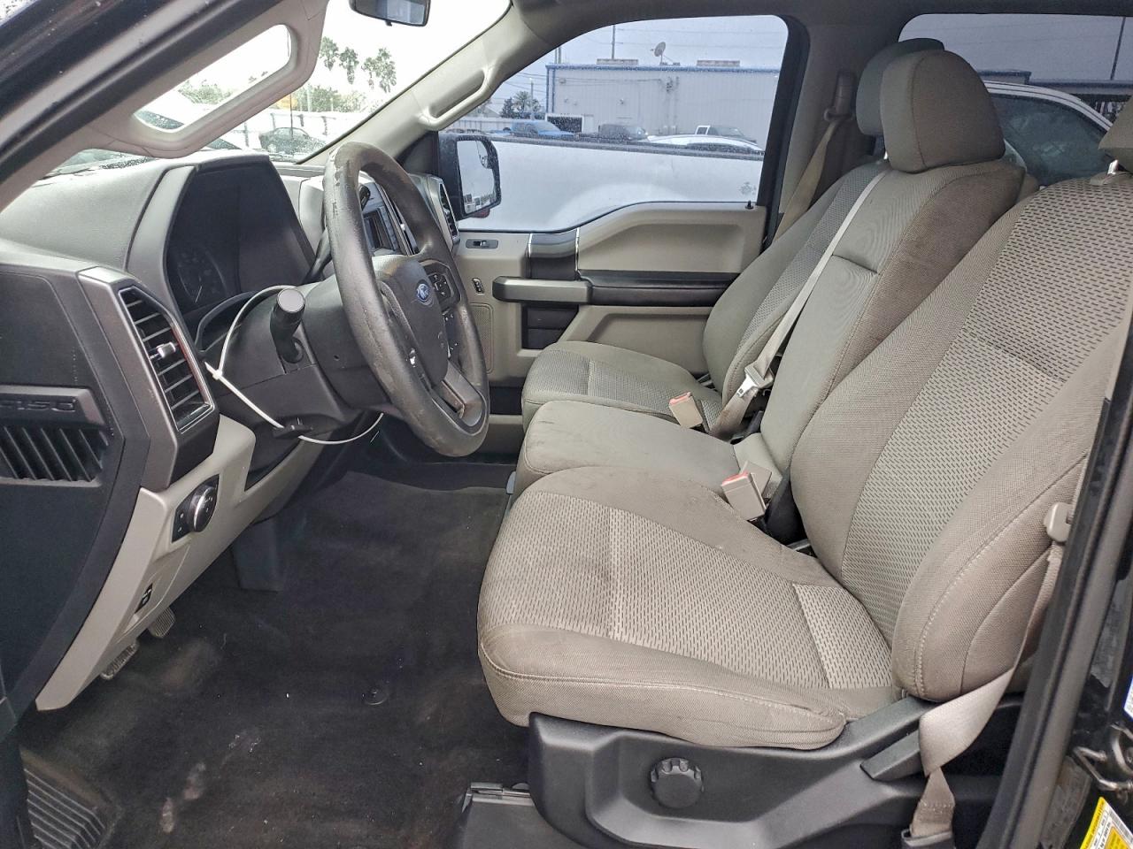 Ford F-150 Supercrew Image 10