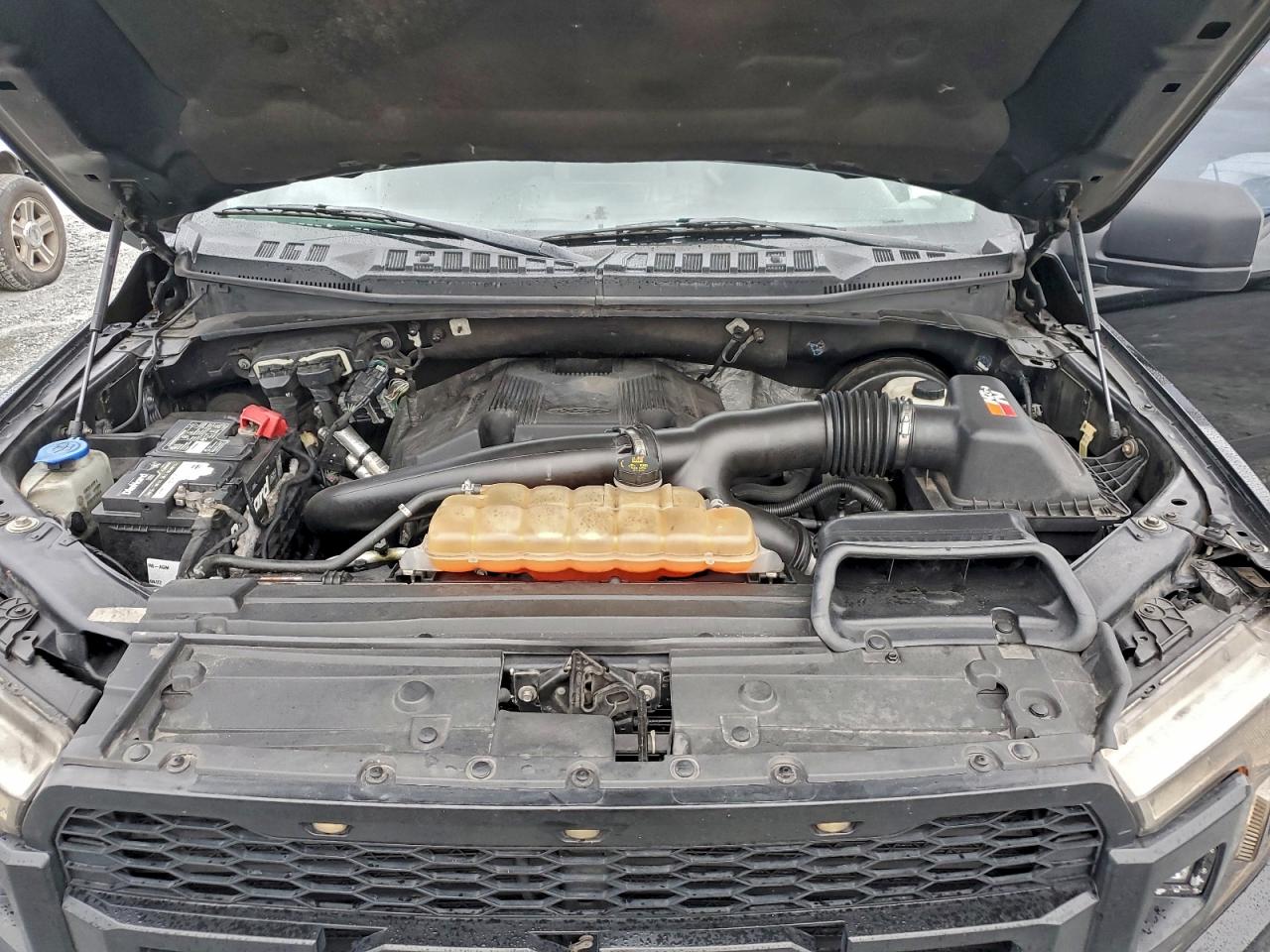 Ford F-150 Supercrew Image 6