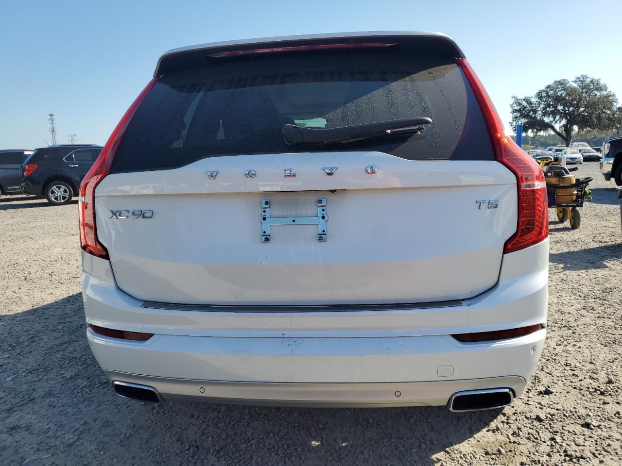 Volvo XC90 T5 Momentum Image 10