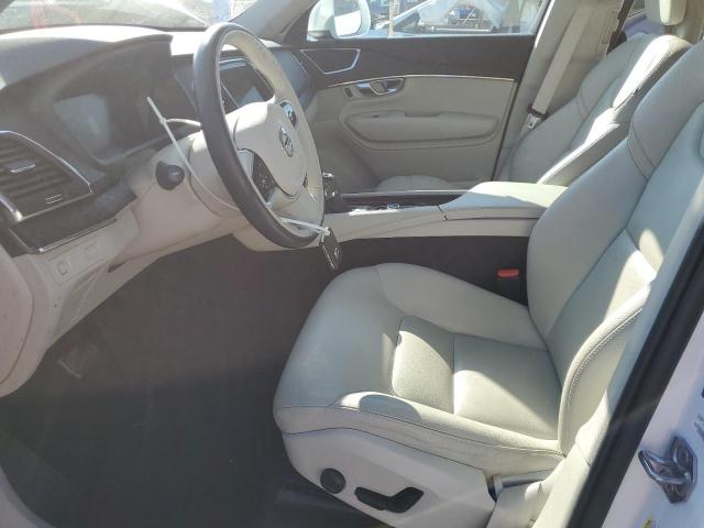 Volvo XC90 T5 Momentum Image 11
